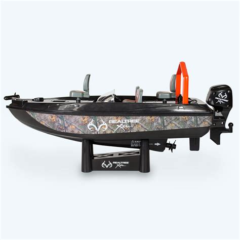 The Fish Catching Rc Boat Hammacher Schlemmer