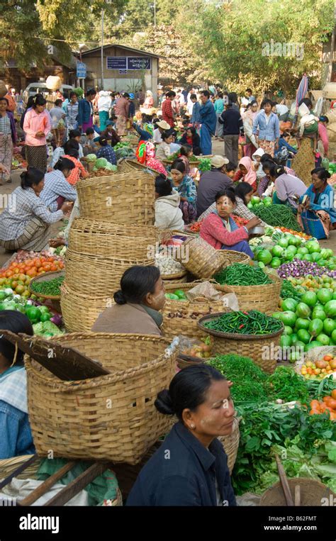 Fruit And Vegetable Market Bagan Myanmar Stock Photo Alamy