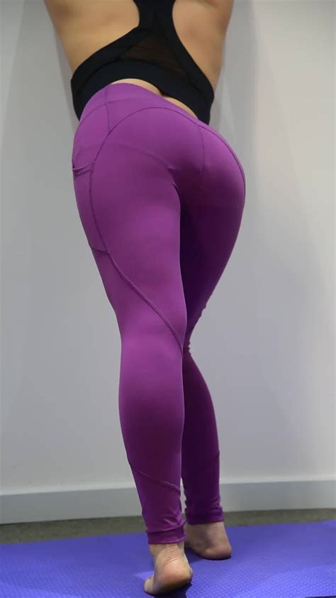 professdional fitness yoga wear manufacturer wholesale womens sexy leg design yoga capri pants
