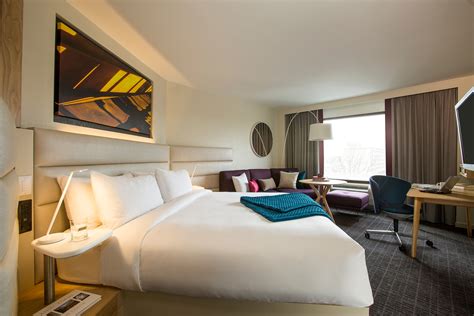 Crowne Plaza® Hotels & Resorts unveils next generation guest room for the modern business traveller