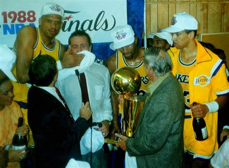 Los Angeles Lakers A Timeline Of How They Rebuilt Their Team Gambaran