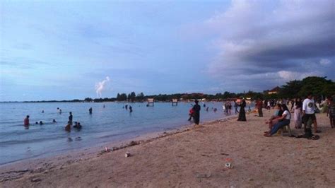 Selama Libur Lebaran Pantai Bandengan Jepara Diserbu 15000 Wisatawan