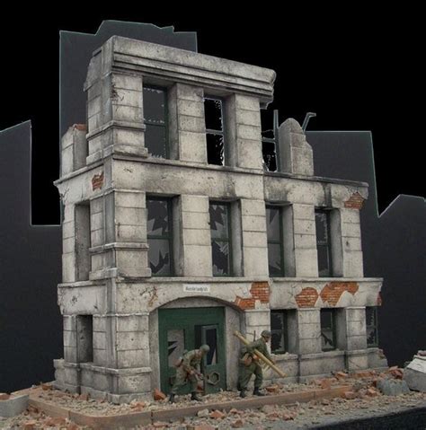 Dioramas Plus 135 Ruined Small 3 Story Government Building Kit