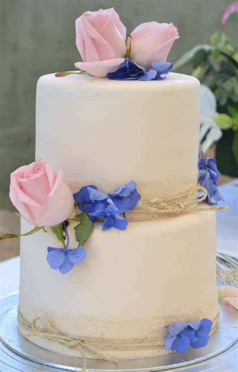 Tarta Fondant Boda Con Flores Naturales Cake Fondant Wedding With