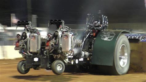 High Horsepower Multi Engine Modified Tractors Pulling At Lincoln