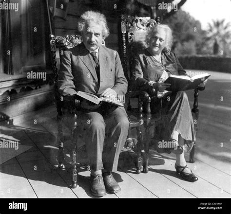 Albert Einstein And His Wife 1932 Stock Photo Alamy