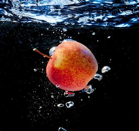 Premium Photo Apple In Water