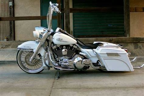 White Flhr Cholo Harley Davidson Road King Harley Davidson Museum