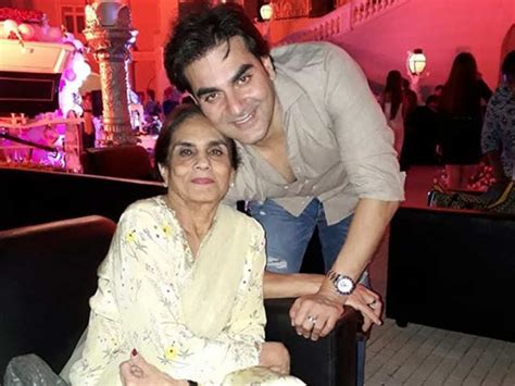 Photo Arbaaz Khans Adorable Picture With Mother Salma Khan