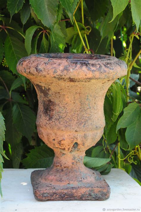 Pot Under A Rusty Metal Vintage Antique Street Garden купить на