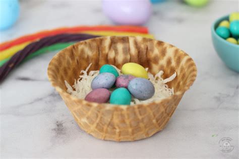 Easy To Make Cute And Edible Easter Baskets • Easter Crafts And Recipes