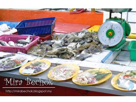Probablement en raison de l'effet covid 19, des choix très limités sur les poissons. Mira Bechok: Ikan Bakar Parameswara di Umbai Melaka