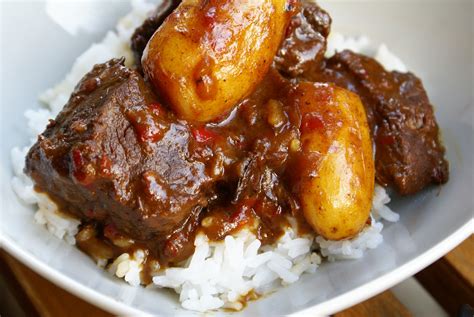 ▸ usage examples for delicious. The Nomadic Feast Kitchen: Rendang: world's most delicious ...