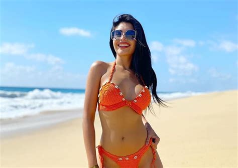Kristal Silva Incendia Las Redes Con Su Sensual Bikini Tejido En El