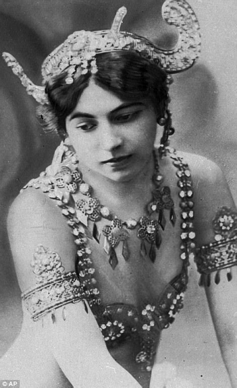 Images Show The Alluring Dances Of Wwi Spy Mata Hari Daily Mail Online