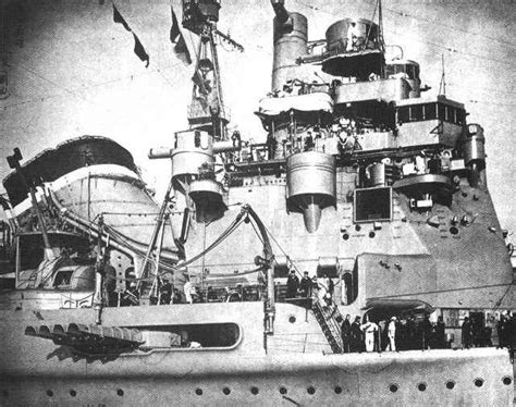Photo Japanese Cruiser Takao With Her Forward Torpedo Tubes Swung Out