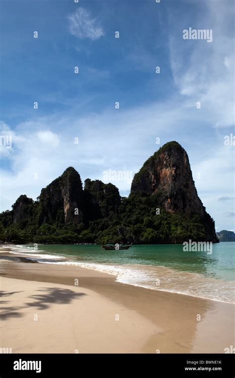 A View Of West Railay Beach In Railay Thailand Stock Photo Alamy