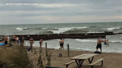 1 Dead Elgin Woman Missing After Swimming In Lake Michigan In Highland Park Abc7 Chicago