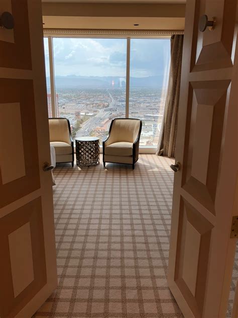 Our caesars suites collection offers something to fit every lifestyle and budget. Review: Wynn Las Vegas (Salon Suite) - Live and Let's Fly