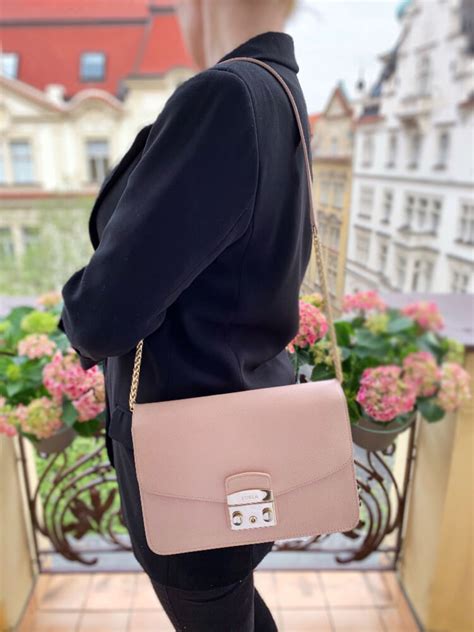 Shop furla women's baby bags with price comparison across 350+ stores in one place. Furla - Metropolis Leather Shoulder Bag Light Pink ...