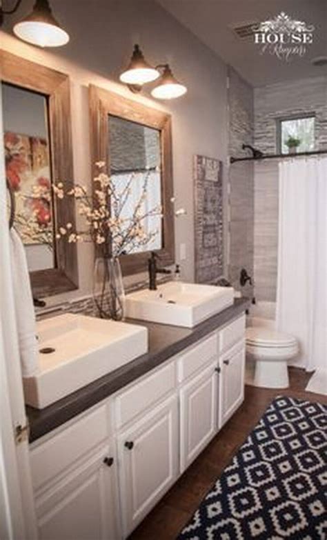 So the advice we give is crucial in maximizing the space of the bathroom. Bathroom Remodeling Ideas for Small Bath - TheyDesign.net - TheyDesign.net