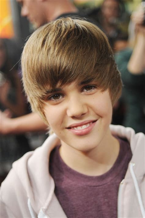 Những Kiểu Tóc Của Justin Bieber Qua Từng Năm Tháng