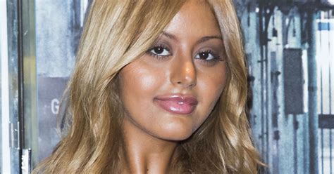 Zahia Dehar Avant Premiere du film La Taularde à l ugc ciné cité des