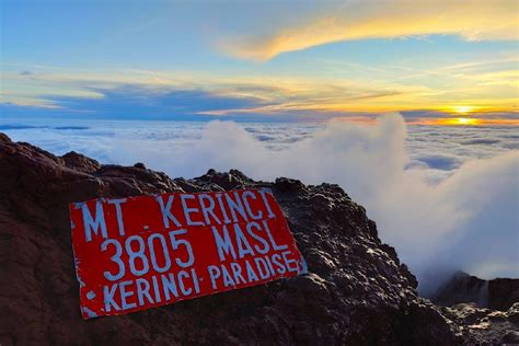 10 Gunung Tertinggi di Indonesia, Sudah Pernah Daki ...