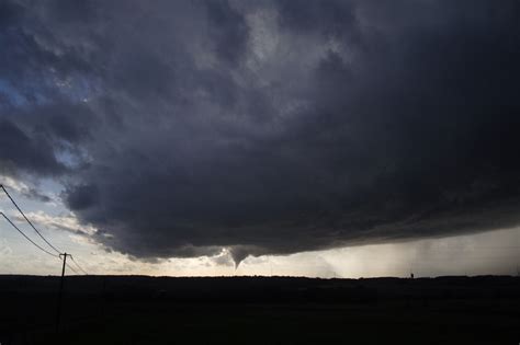 On a enregistré des vents compris entre 150 et 200km/h du fait de cette tornade qui a. Tornade en belgique - yeaaaaaaaah on se croirait aux ...