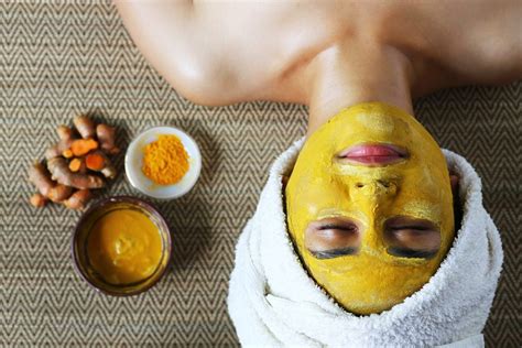 How To Make A Turmeric Face Mask