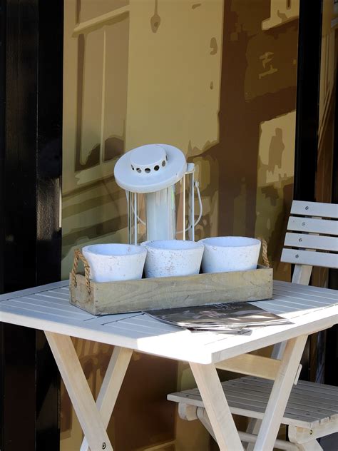 무료 이미지 표 목재 의자 바닥 집 컵 장식 거실 가구 방 양초 데코 인테리어 디자인 테라스 배경 티얄 식당 바람막이 사람이 만든 물건