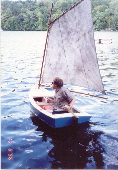 Model engineering with many photos of model engines. Little Boat | Water crafts, Steam engine model, Boat