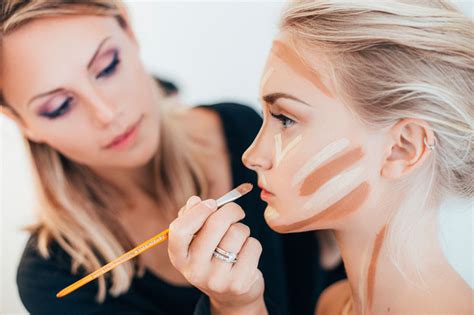 Important Things To Know About Professional Makeup Course