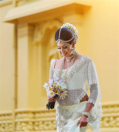 New Kandyan Bridal Saree Designs In Sri Lanka