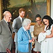 “很高興見到你，阿奇•哈裏森•蒙巴頓-溫莎”，英國王室公布皇家寶寶的名字 : 東亞日報