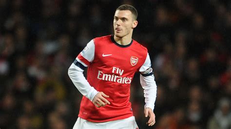 barcelona agrees to acquire arsenal center back thomas vermaelen for £15m fee sports illustrated