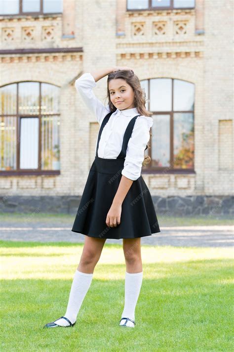 Todas Las Chicas Son Preciosas Niñas Retro Con Uniforme De Alumna