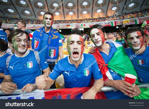 21649 Italian Football Fans Images Stock Photos And Vectors Shutterstock