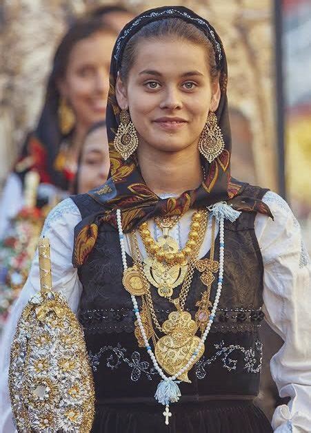 Return To The Mediterranean🏺 On Twitter Girls In Traditional Dress From Portugal