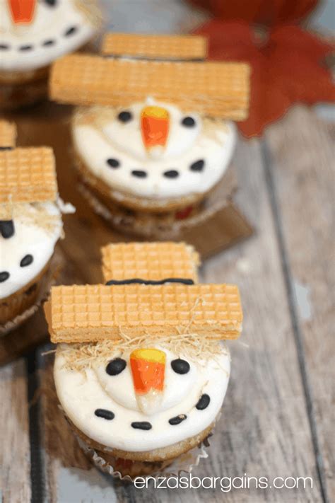 Pack of 24 turkey pumpkin cupcake toppers for thanksgiving/fall party decorations. Scarecrow Cupcakes Recipe - The cutest little fall table ...