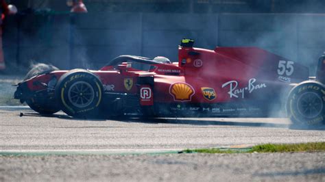 Formel 1 Ferrari Pilot Carlos Sainz Mit Heftigem Crash In Monza