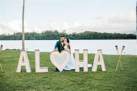 The Aisle Guide 13 Hawaiian Wedding Traditions