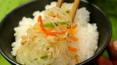 Before boiling the japanese pasta product, it is removed from the packaging, spread in a the finished dish of chicken and noodles harusame should be presented to the dinner in a warm form. Simple yet tasty Chicken Harusame glass noodles (No Talk No BGM 27) | Asian recipes, Tasty