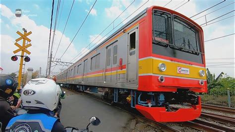 Krl Commuter Line Baru Perdana Dinas Perlintasan Kereta Api Tersibuk