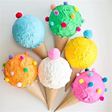 Christmas is almost upon us and many 'stay at home' cooks will be conjuring up ideas for a little christmas magic with homemade cakes, cookies and desserts. Styrofoam Ice Cream Cones | Fun Family Crafts