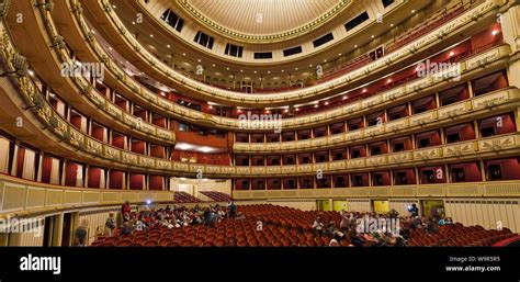 Interior Opera Hall State Opera Vienna Austria Stock Photo Alamy