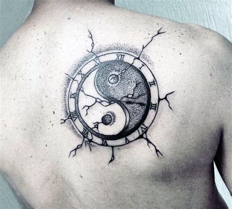 Tatouages Du Yin Et Du Yang Symbole Du Bien Et Du Mal