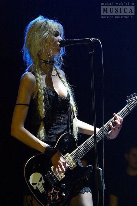 Taylor Momsen 🤘 In 2022 Concert Taylor Momsen Guitar