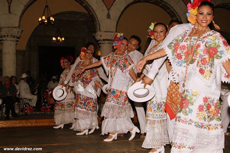 Hipil Prenda Tradicional De La Mujer Maya Más Leyendas