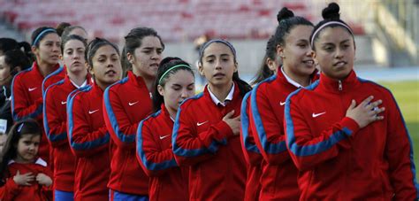 Últimas noticias sobre selección chilena. Copa América en Chile:Las estrellas de fútbol femenino de La Roja | Tele 13